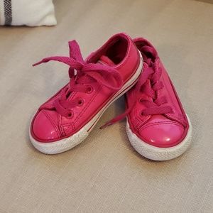 Infant girls converse